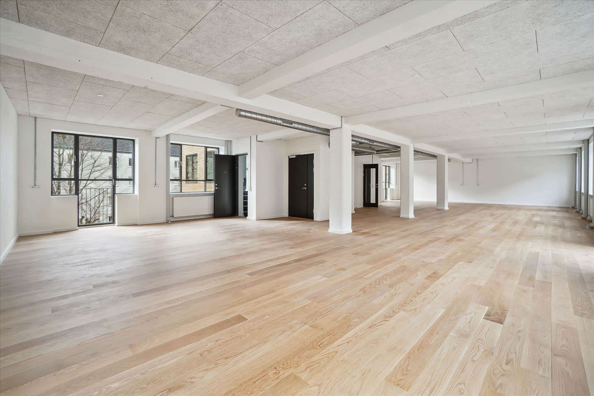 452 m² kontor • Fuldstændig nyrenoveret