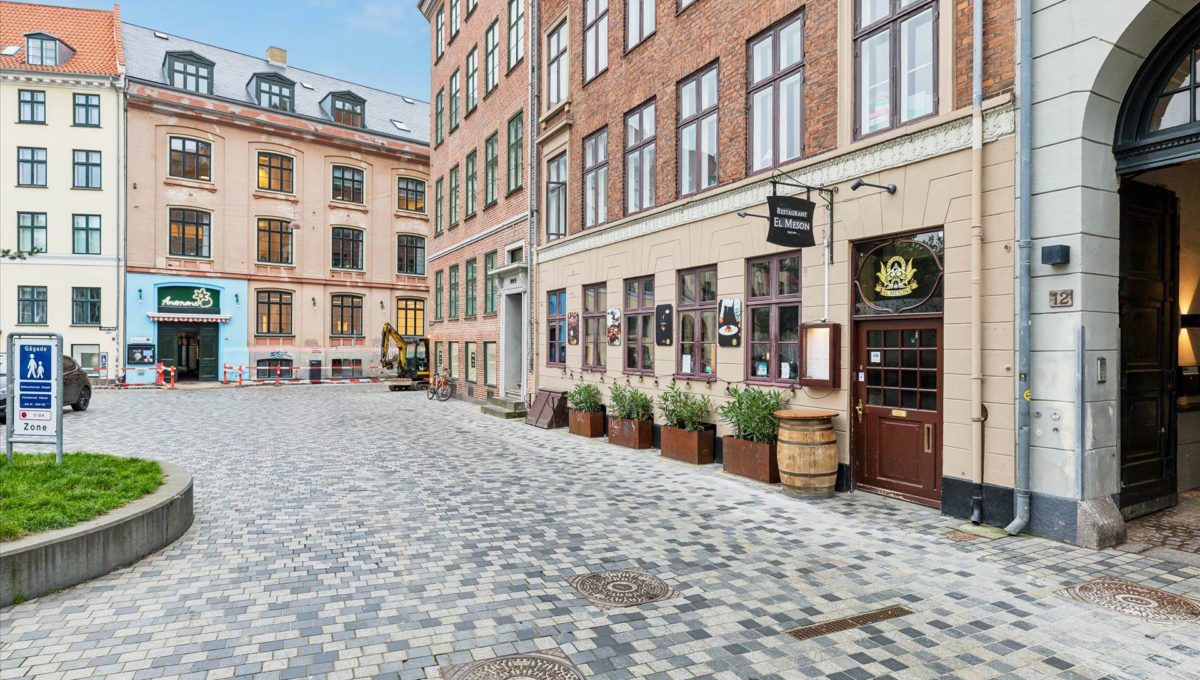 115845584 - Hauser Plads 12, st.