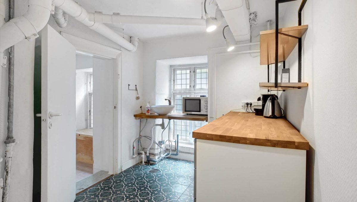 115845940 - Viborggade 1, kld. th.