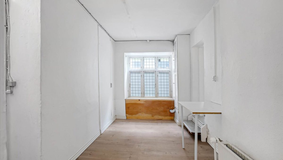 115845940 - Viborggade 1, kld. th.